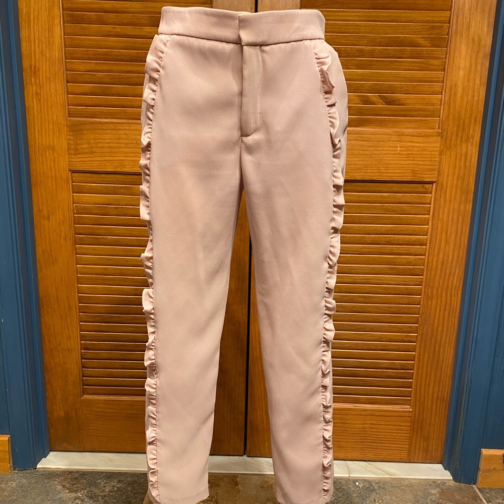 ZARA WOMAN high waisted Capri pants. Rare find!!